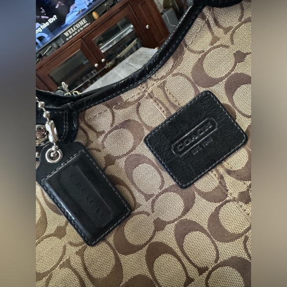 Coach signature large brown Zippered Tote/Handbag Canvas And Leather - Picture 6 of 12